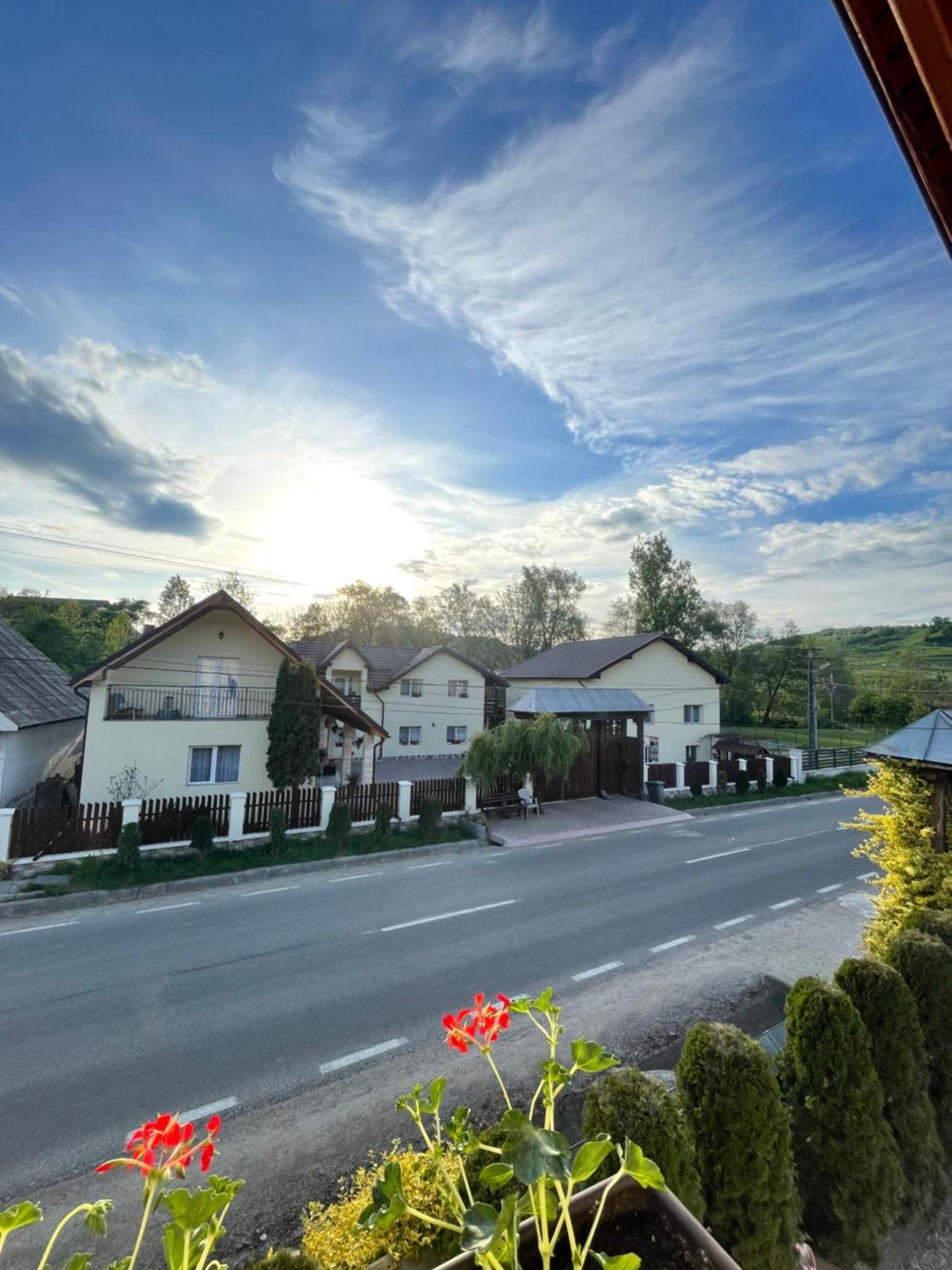 Pensiunea Casa Godja Văleni Esterno foto
